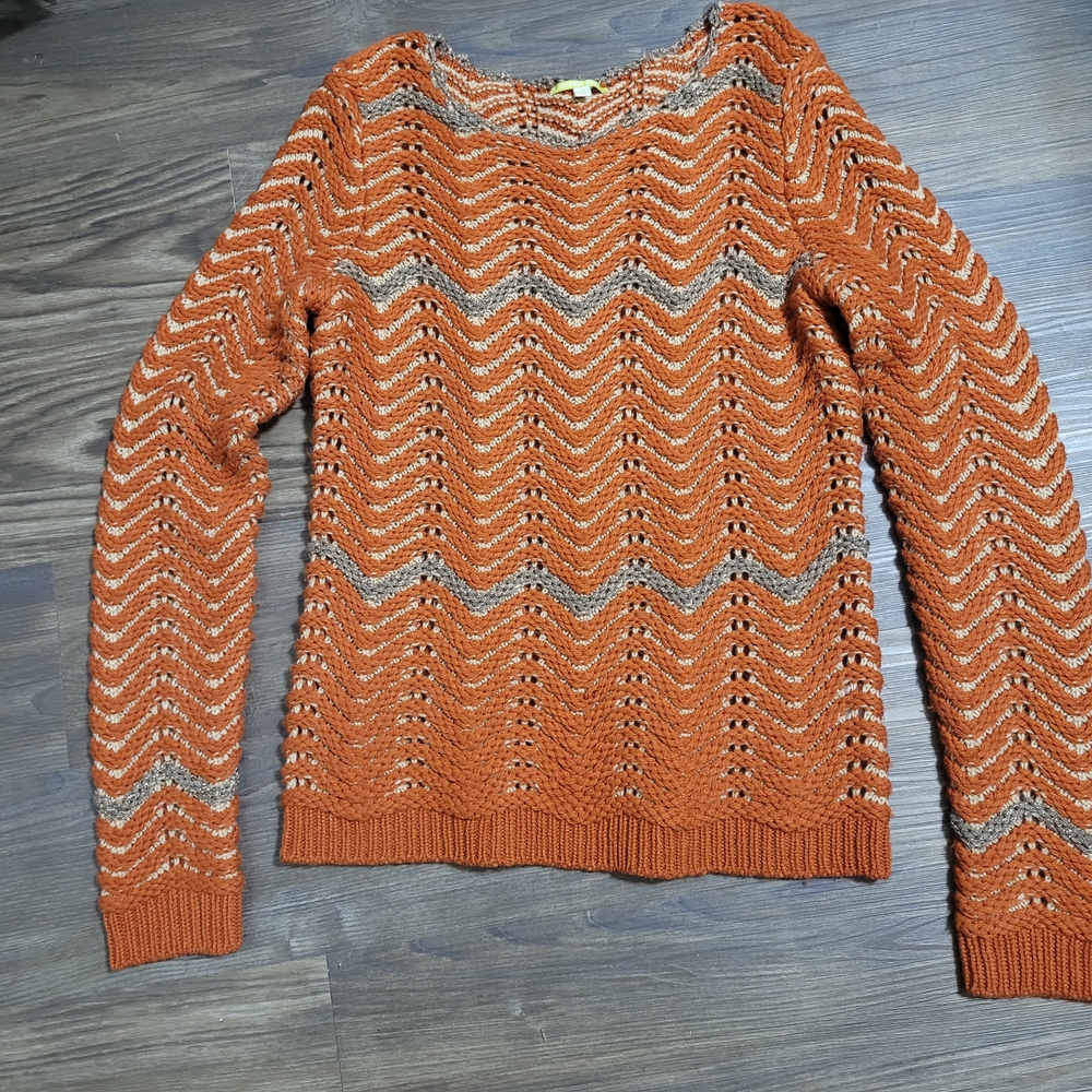 Gianni Bini Rust Chevron Knit Sweater Size M Wool Blend Crew